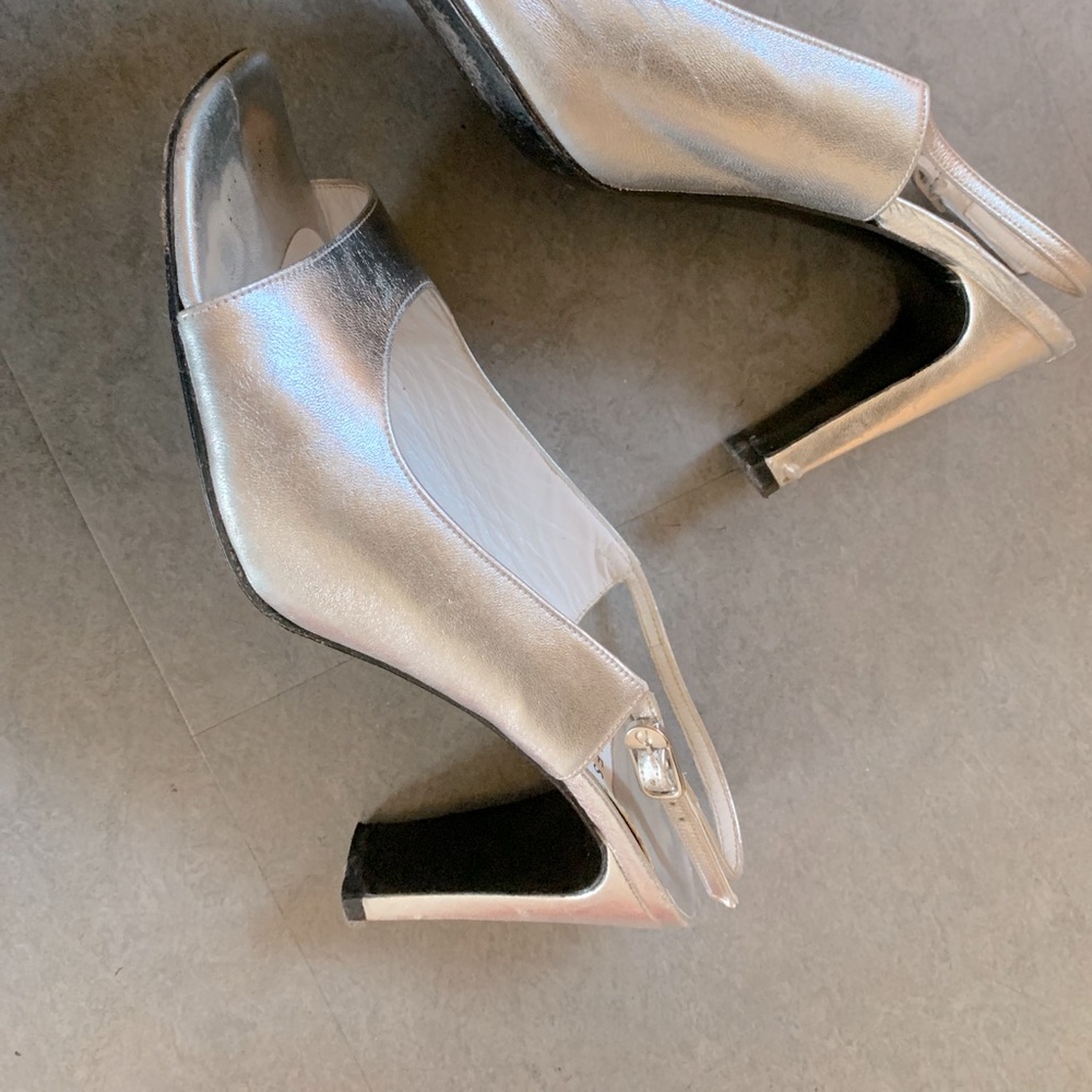 Beautiful Charles Jourdan silver heels size 9